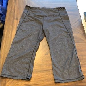LuLulemon Size 12 yoga capris
